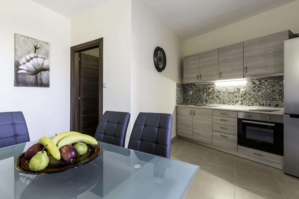 Lyristis Dinos Studios & Apartments Faliraki Luaran gambar