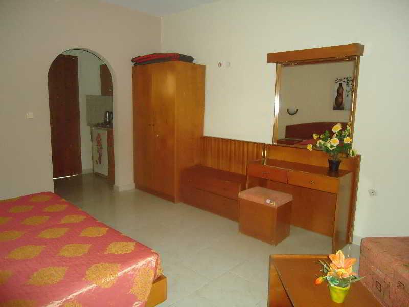 Lyristis Dinos Studios & Apartments Faliraki Luaran gambar