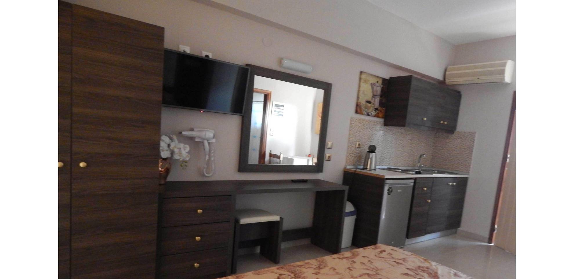 Lyristis Dinos Studios & Apartments Faliraki Luaran gambar