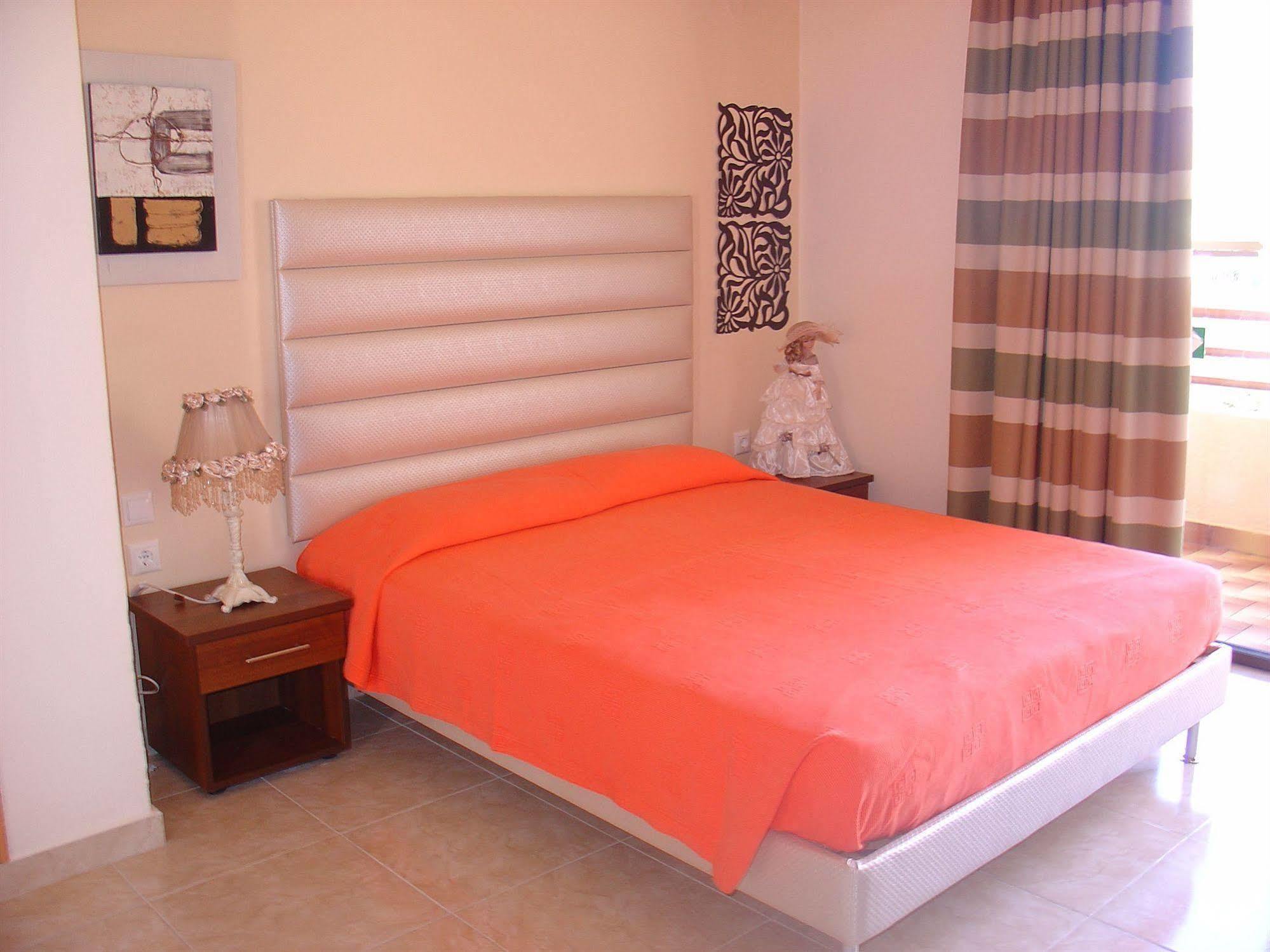 Lyristis Dinos Studios & Apartments Faliraki Luaran gambar