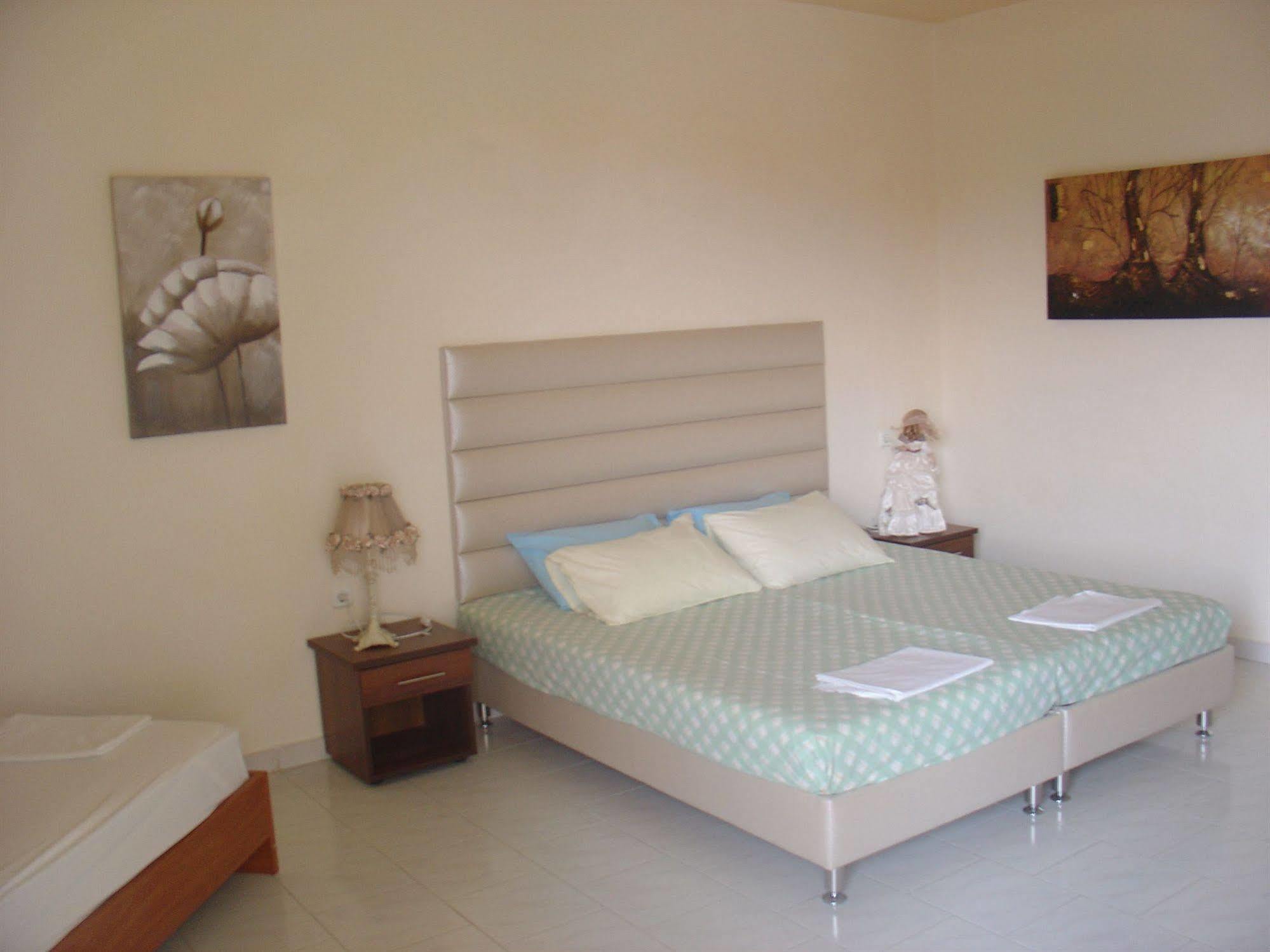 Lyristis Dinos Studios & Apartments Faliraki Luaran gambar